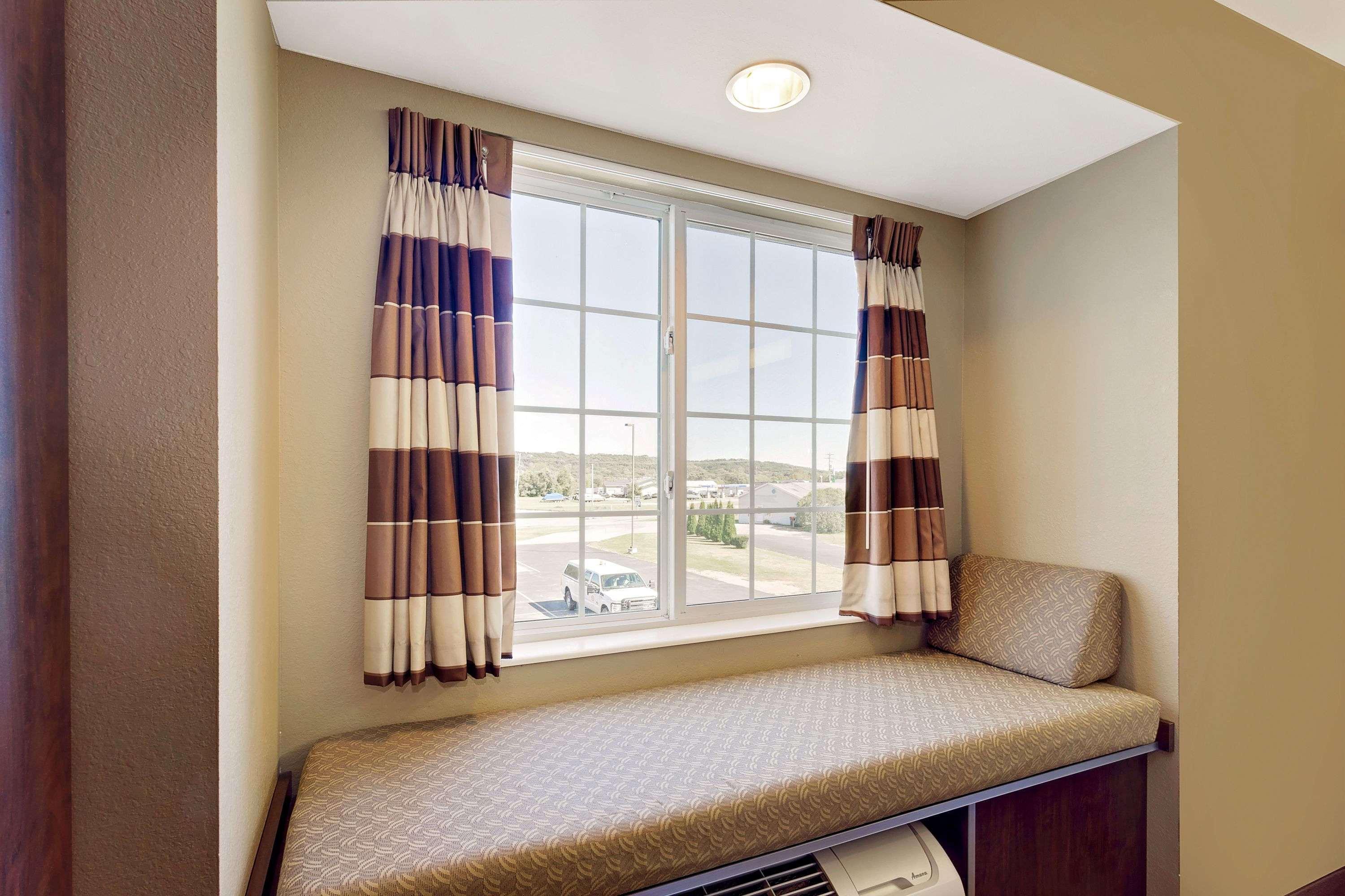 Microtel Inn & Suites By Wyndham Prairie Du Chien Buitenkant foto